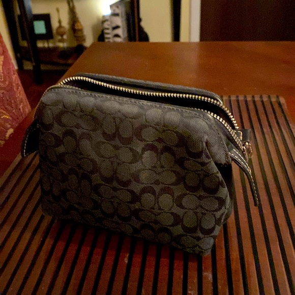 Authentic Signature Black Coach Canvas Makeup Bag. - Picture 1 of 3